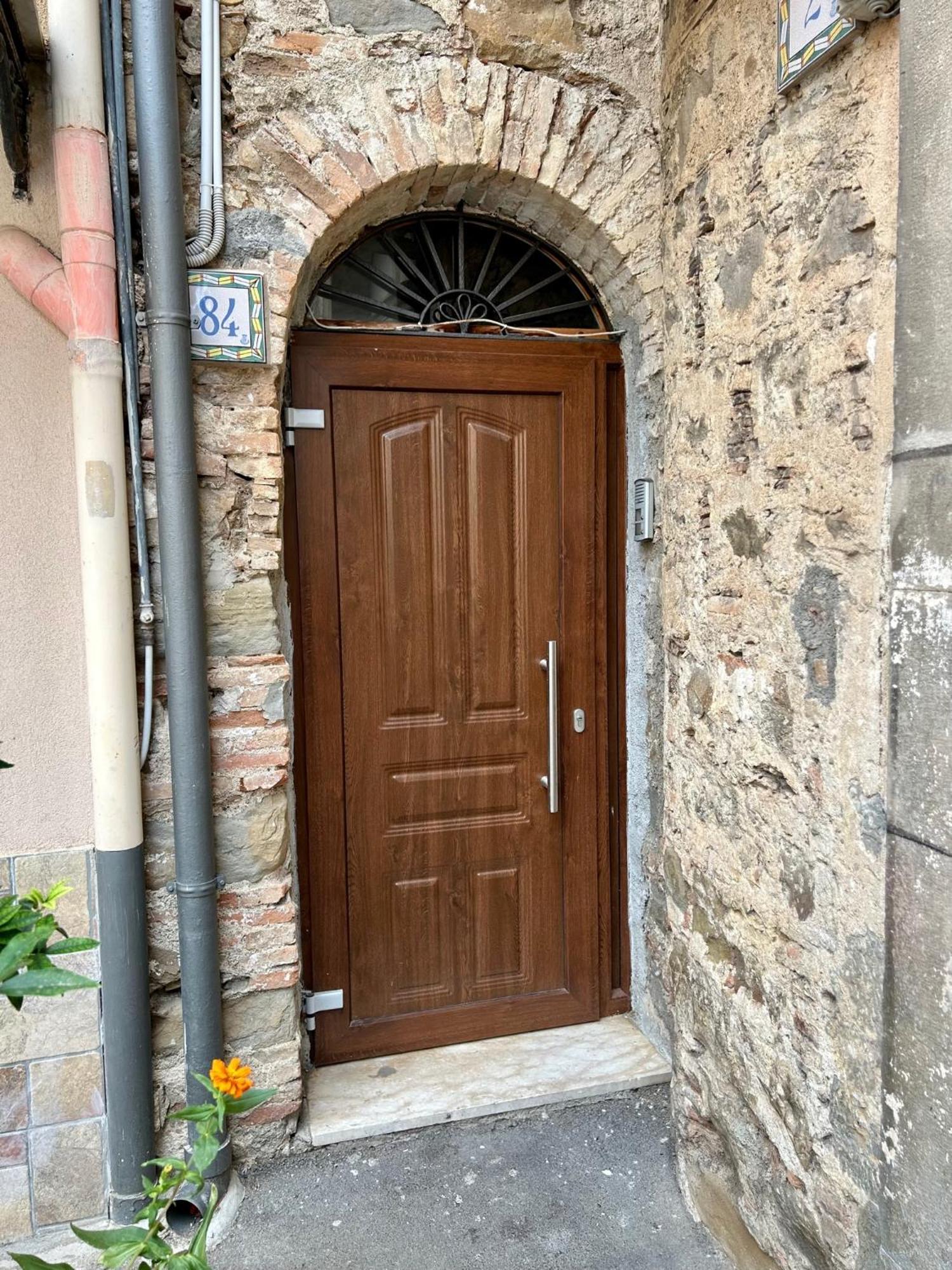 The Palace B&B And Apartments Santo Stefano di Camastra Exterior photo